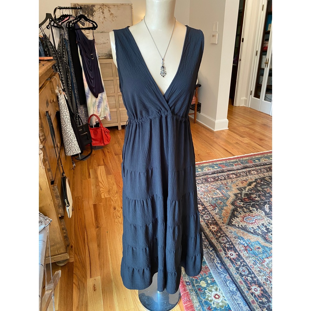 Max Studio London Black Tiered Surplice V-Neck Midi Dress Size M - Picture 2 of 14